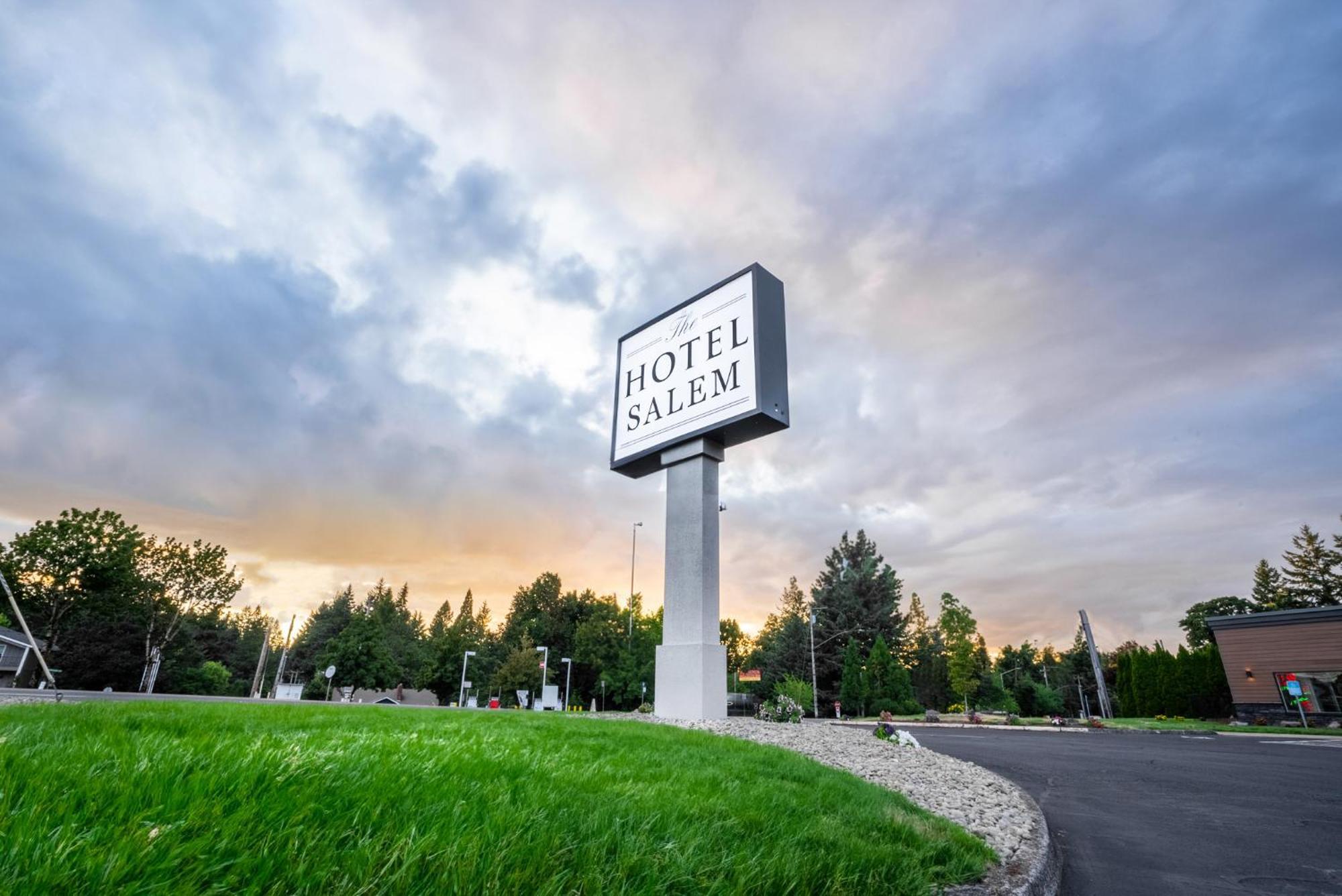 The Hotel Салем Екстериор снимка